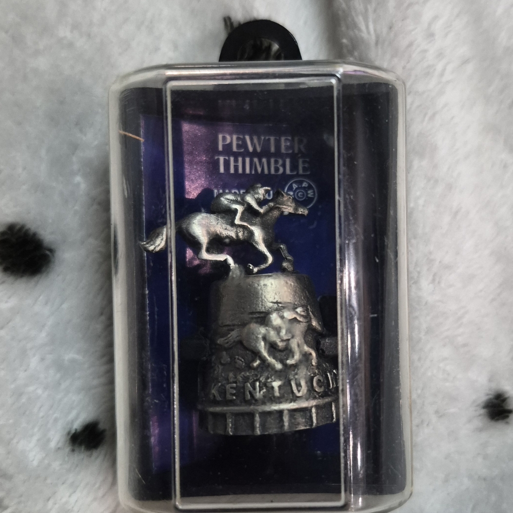 Kentucky Pewter Thimble with Horse Design - Silver